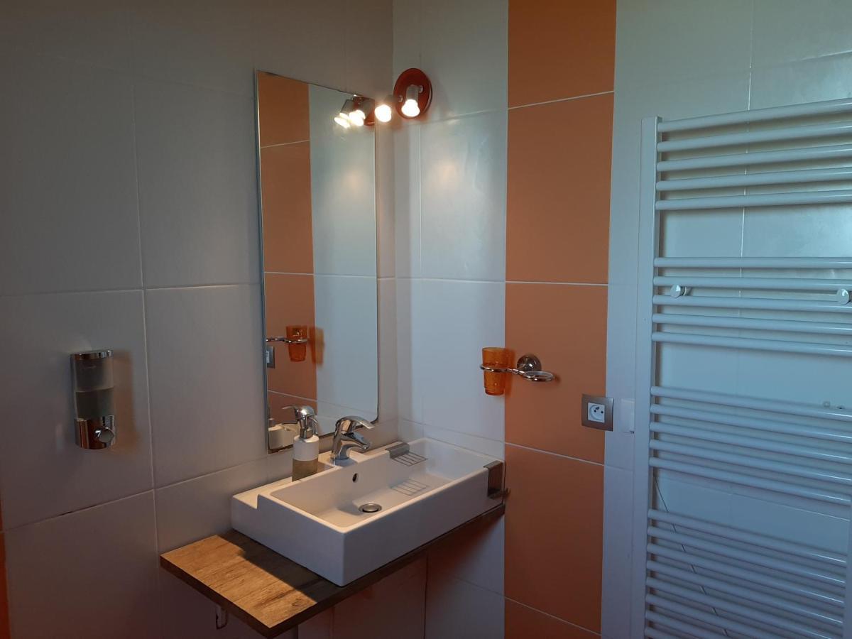Le Grand Noyer Bed and Breakfast Ambronay Εξωτερικό φωτογραφία