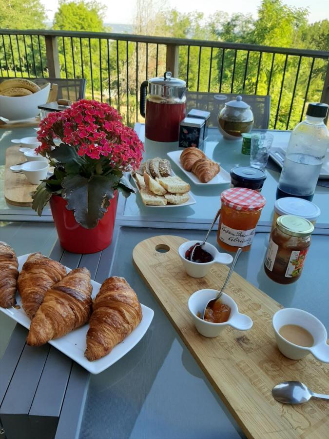 Le Grand Noyer Bed and Breakfast Ambronay Εξωτερικό φωτογραφία